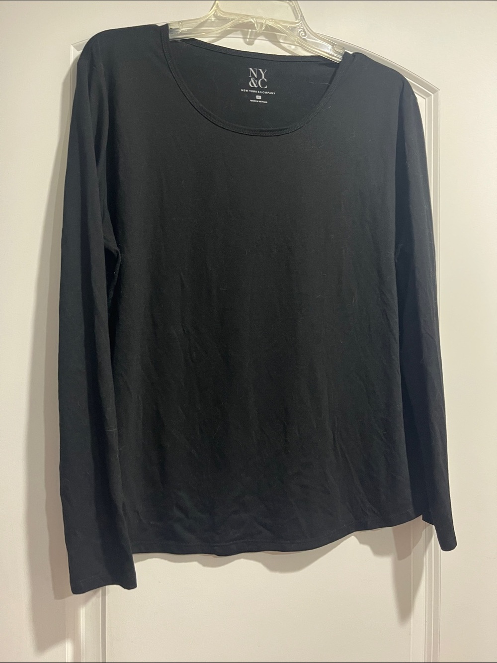 New York & Company Black Women's Long-Sleeve Crewneck Tee